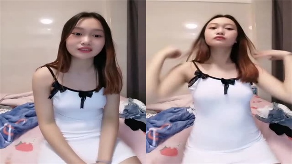 极品大奶骚货掰穴自慰 无毛骚逼湿透狂呻吟